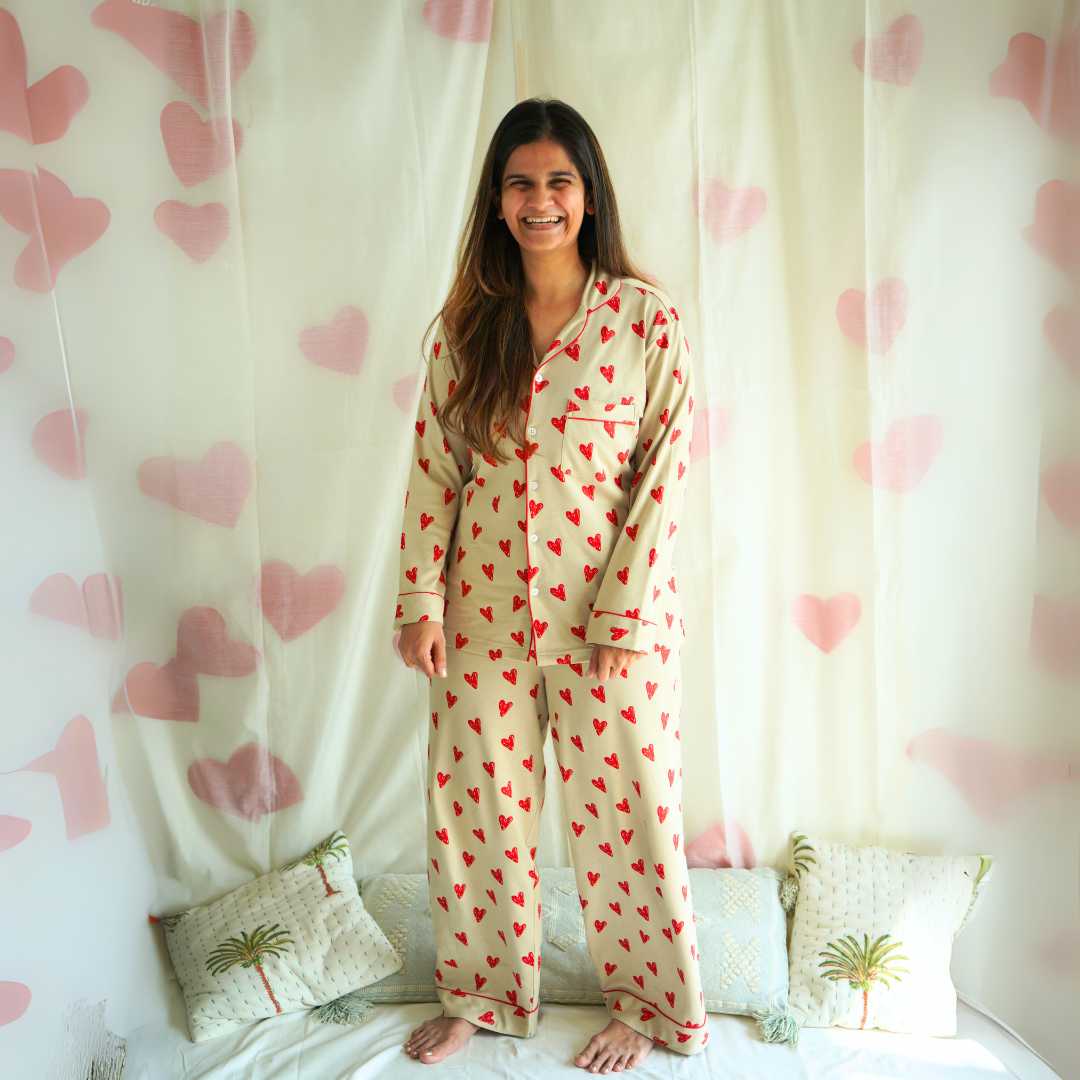 Women_s_Bamboo_Collar_nightsuit_pajama_in_red_heart_print