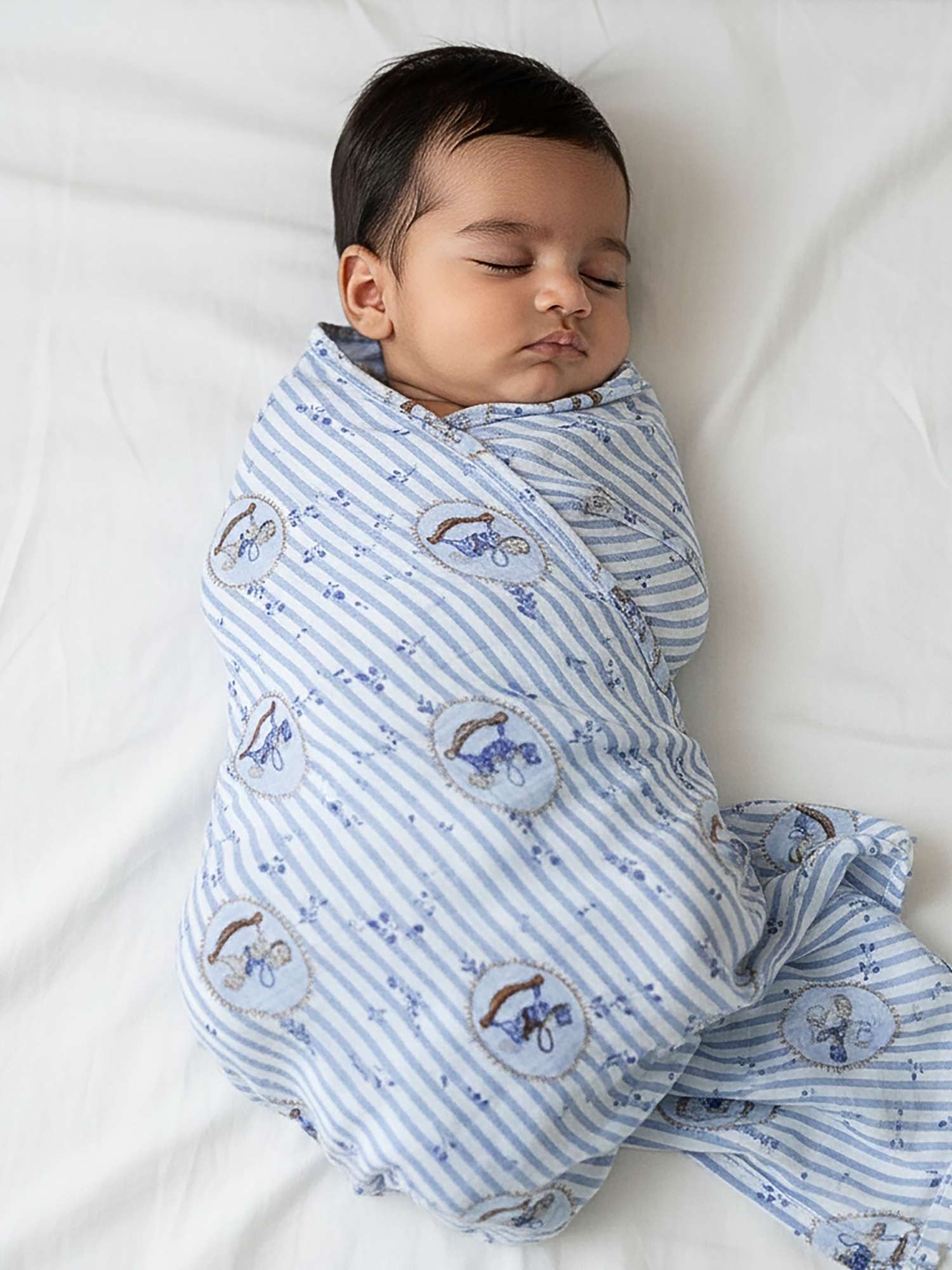 bamboo muslin swaddle - into the wild