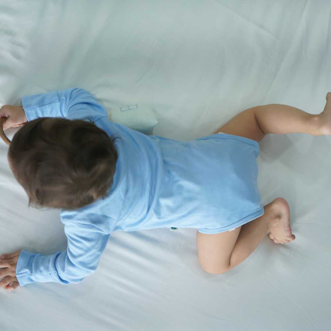 bamboo_soft_cotton_bodysuit_for_easy to wear_baby_toddler_1