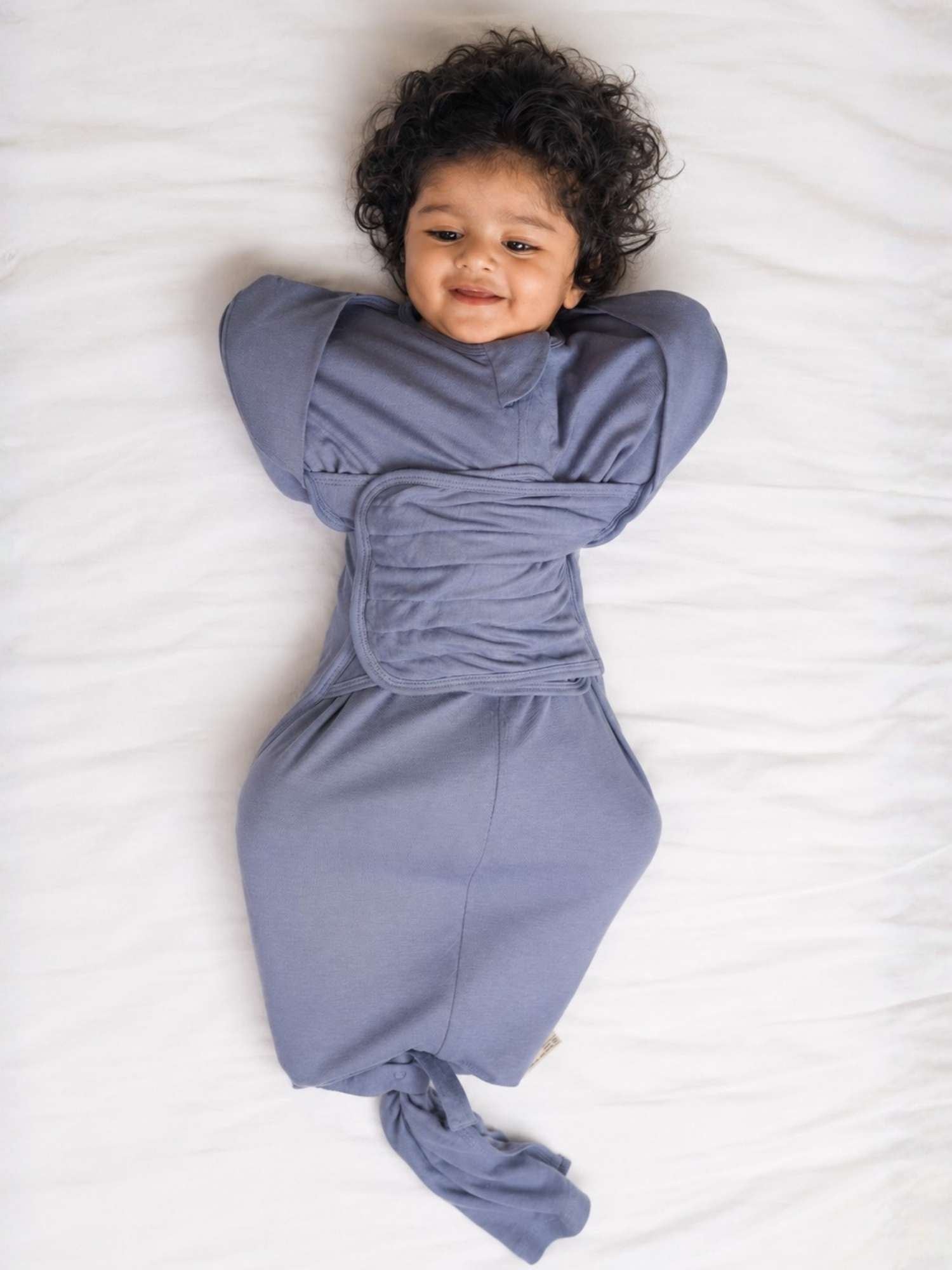 bamboo SNUGZIE™ 3 arms position swaddle pod