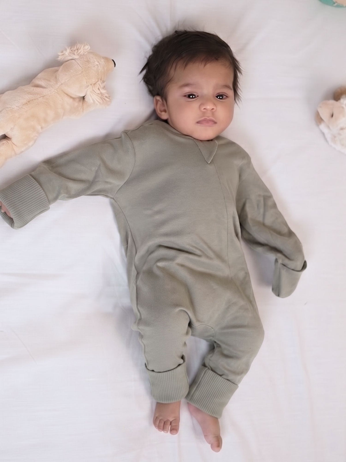 bamboo sleepsuit with reversible mittens & footie