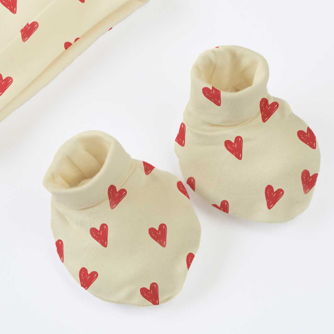 newborn baby bamboo cap mittens socks combo - prints