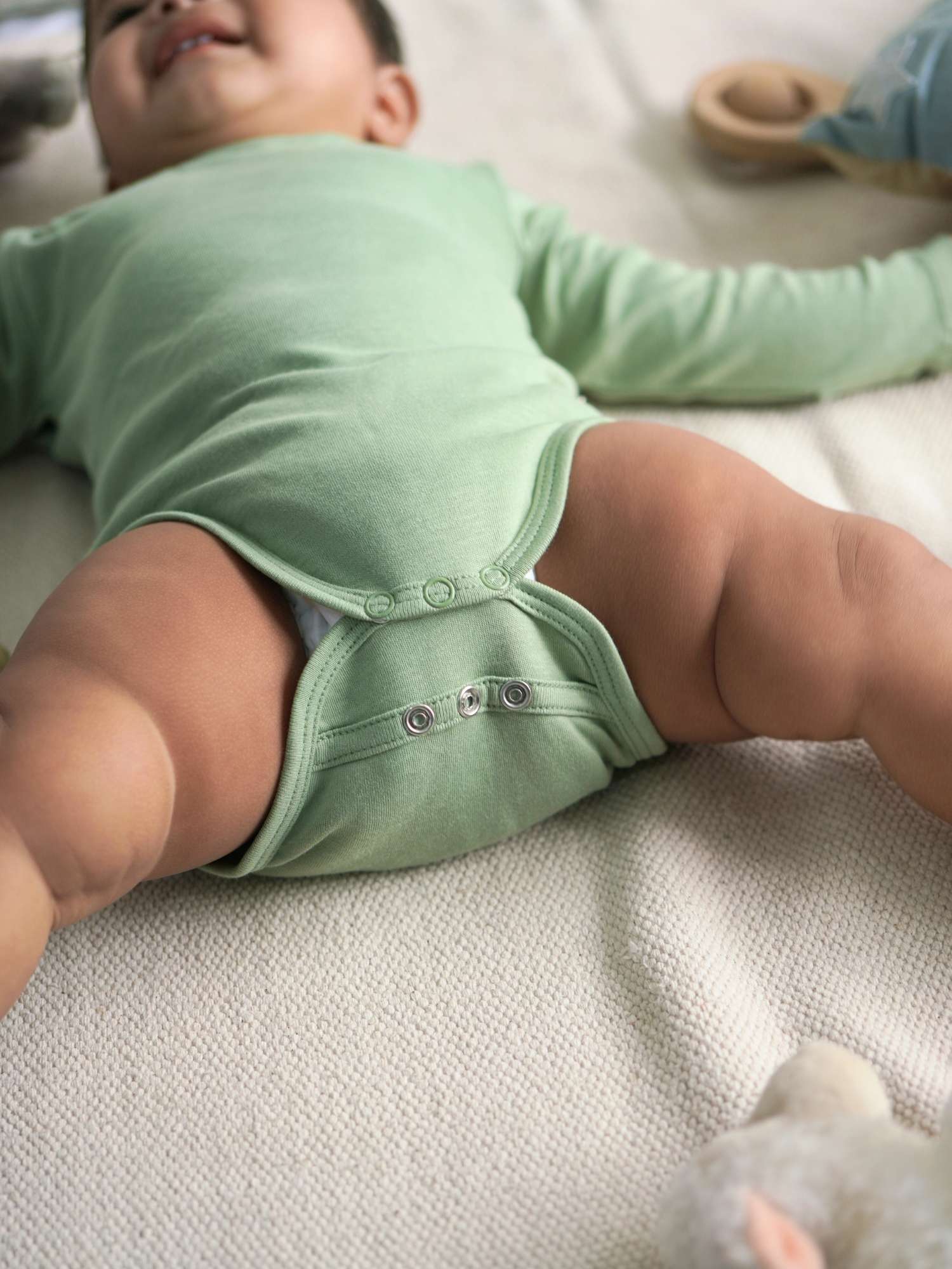 long sleeve bamboo bodysuit onesie for baby