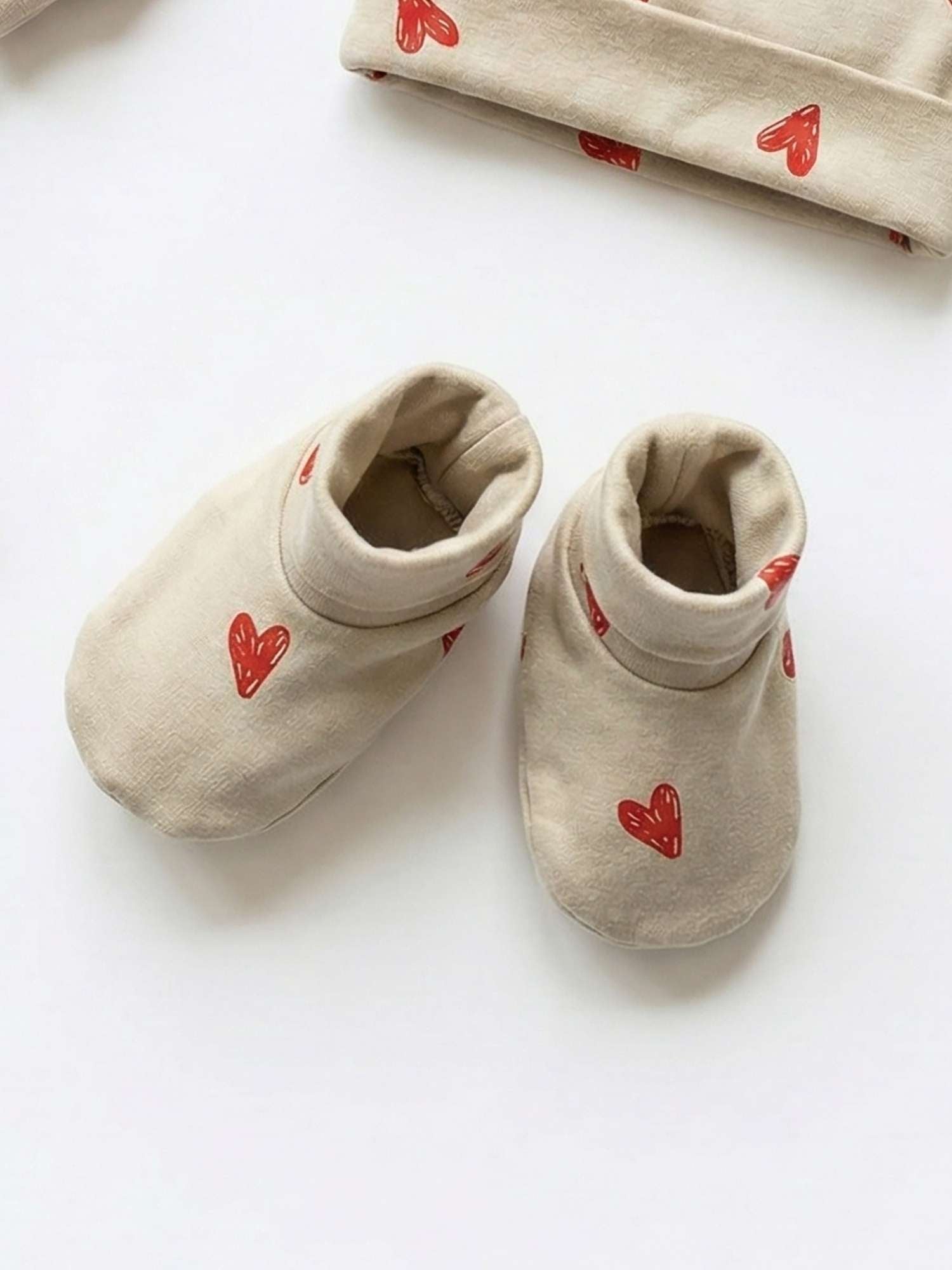 newborn baby bamboo cap mittens socks combo - prints