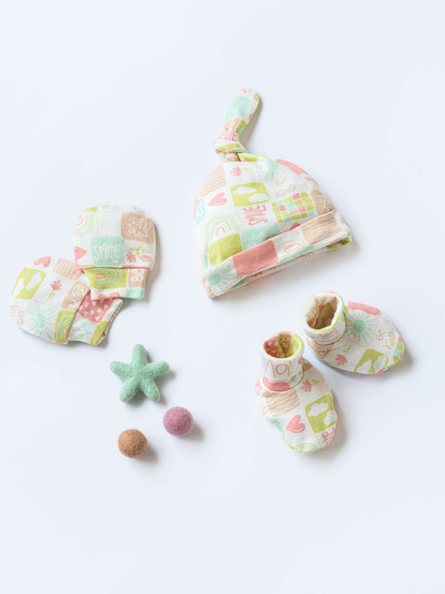 newborn baby bamboo cap mittens socks combo - prints
