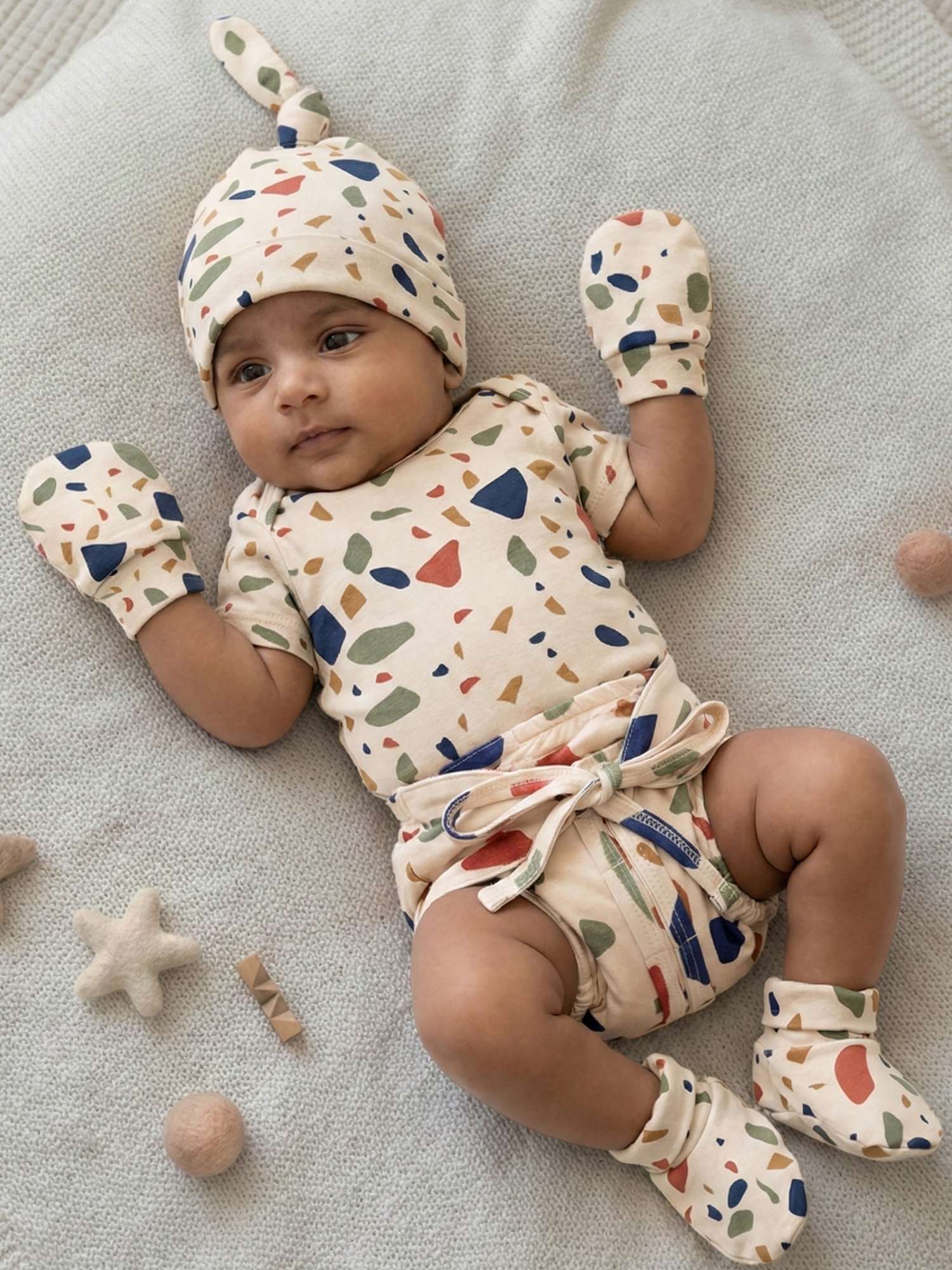 newborn baby bamboo cap mittens socks combo - prints