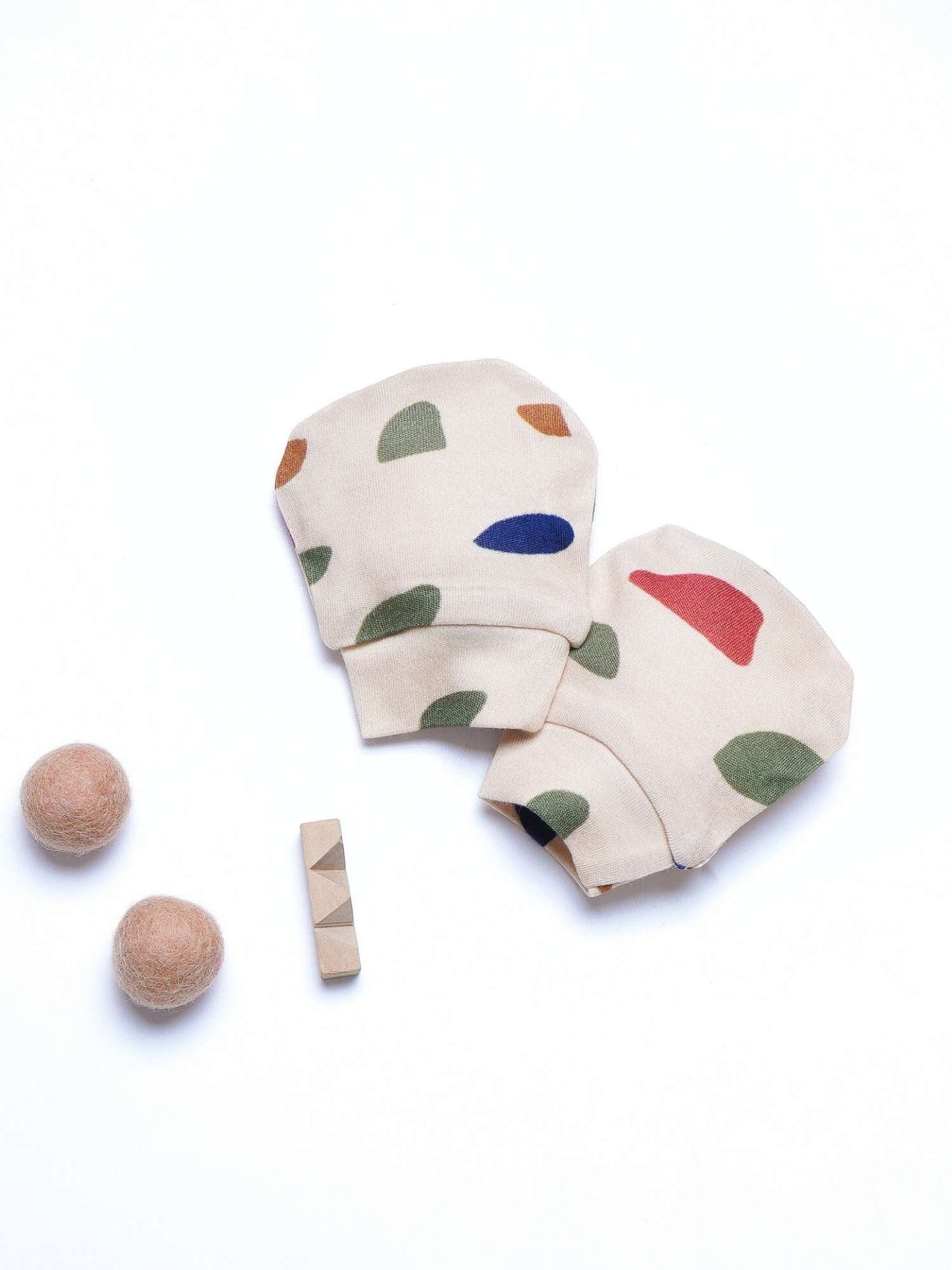 newborn baby bamboo cap mittens socks combo - prints