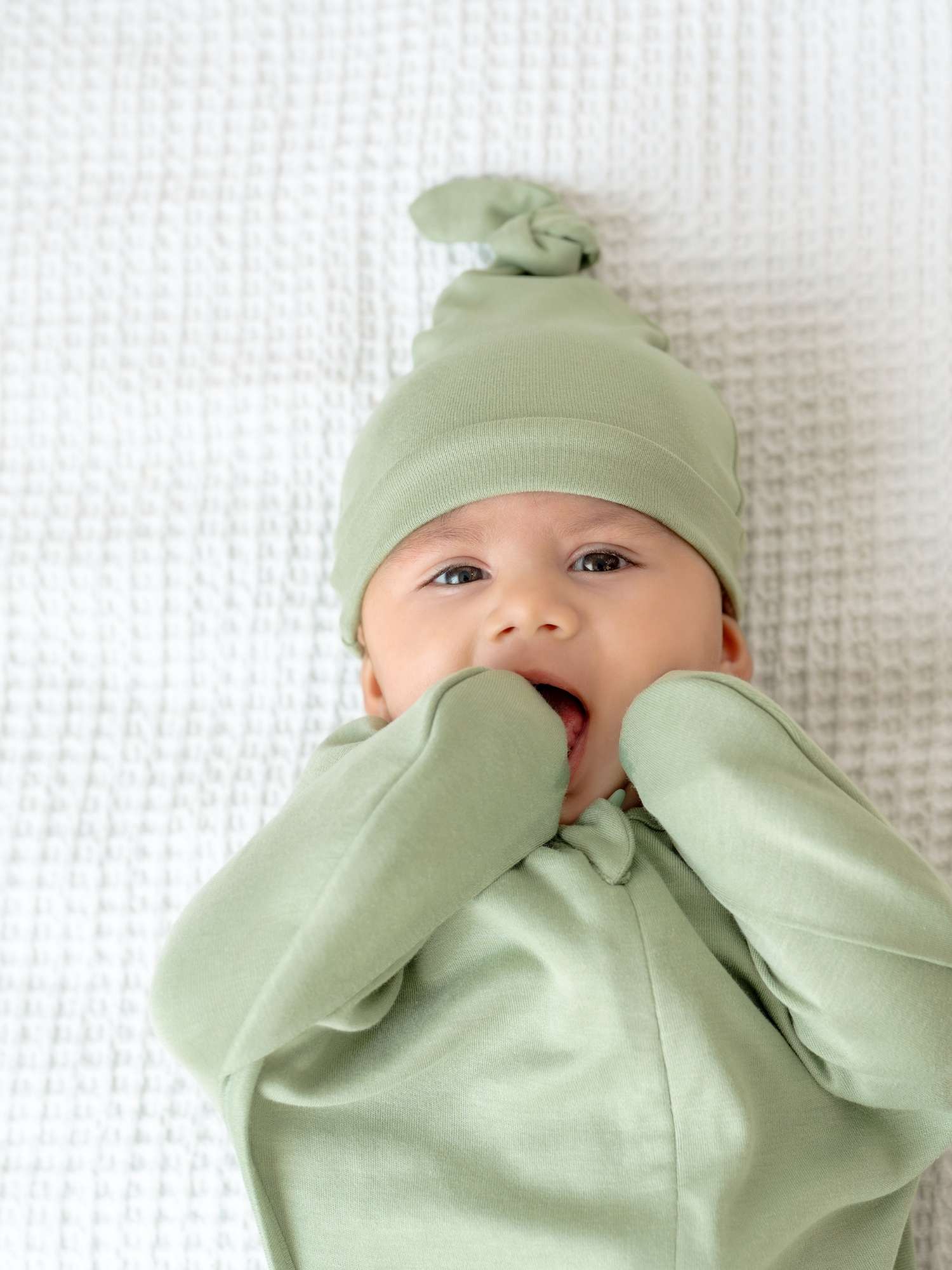 newborn baby bamboo cap mittens socks combo - solid colours