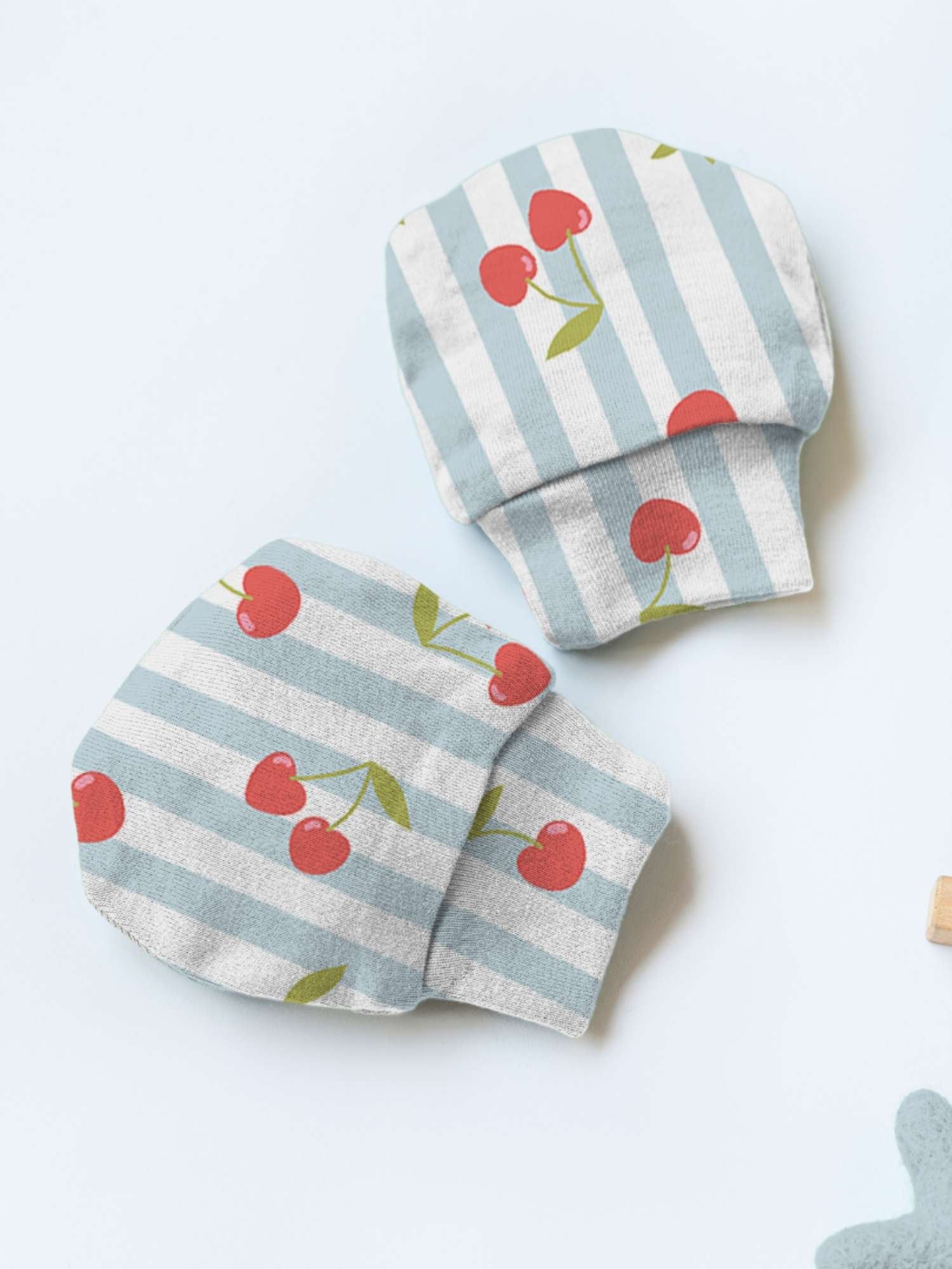 newborn baby bamboo cap mittens socks combo - prints