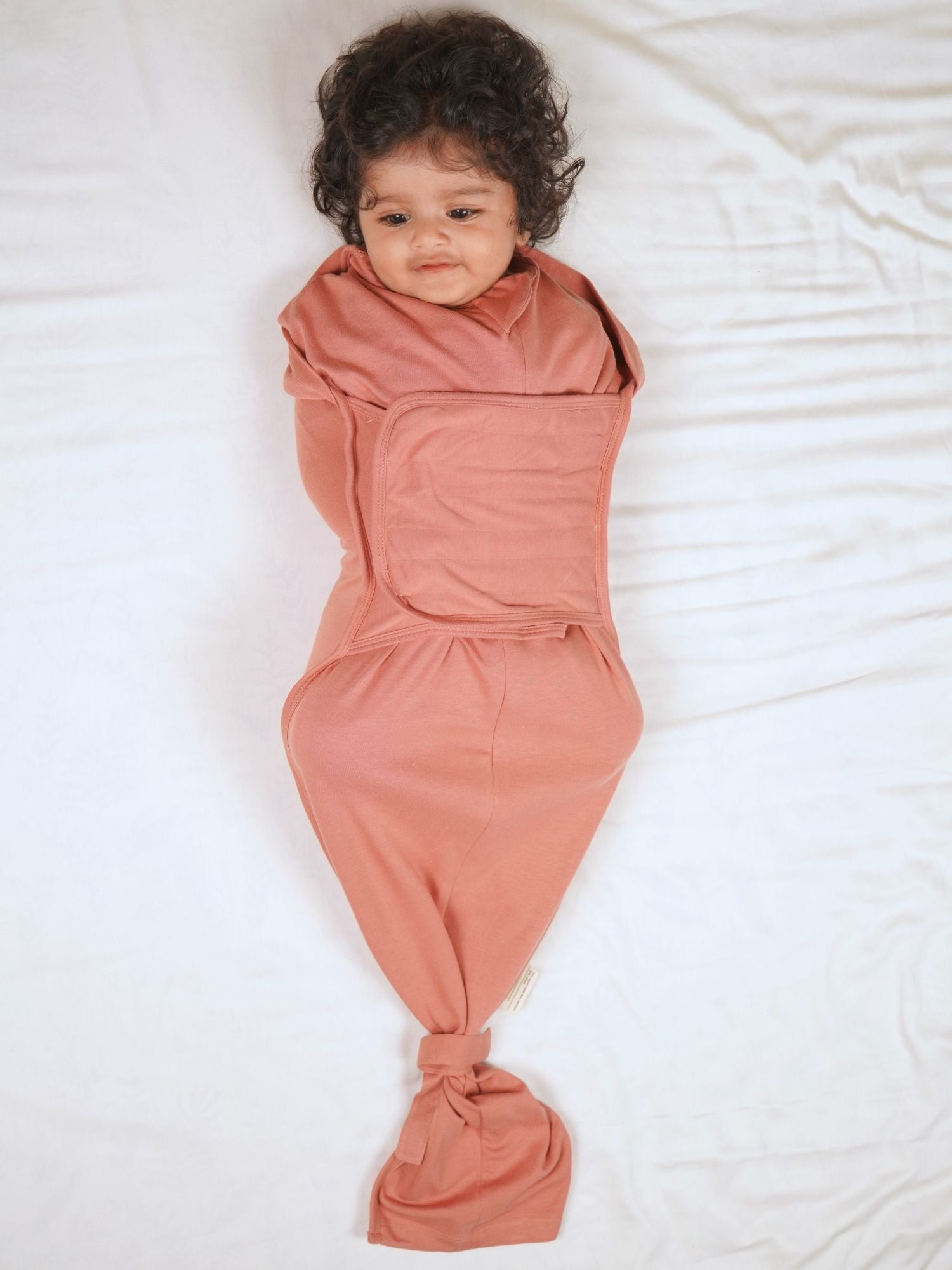 bamboo SNUGZIE™ 3 arms position swaddle pod-b2b