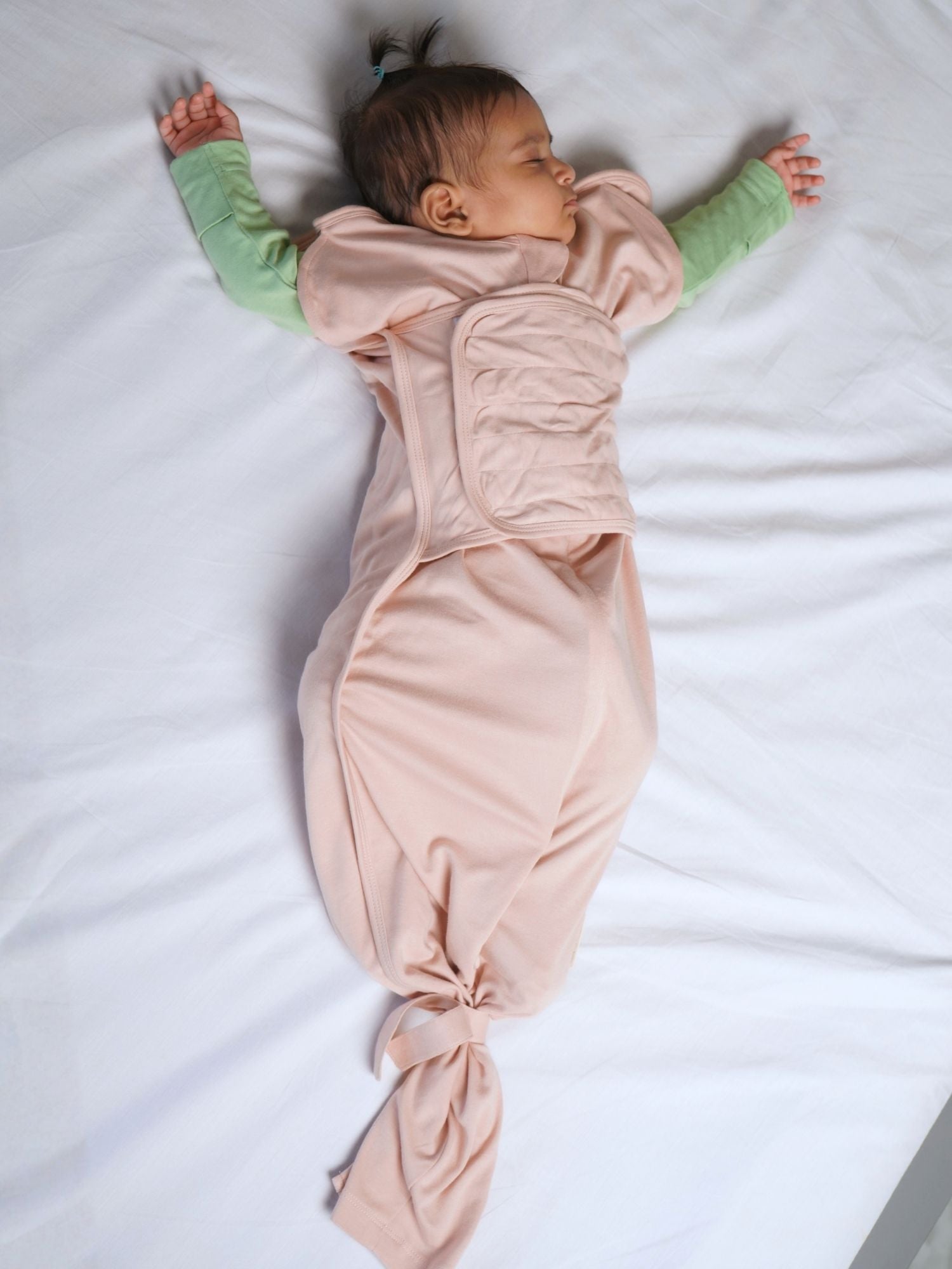 bamboo SNUGZIE™ 3 arms position swaddle pod-b2b