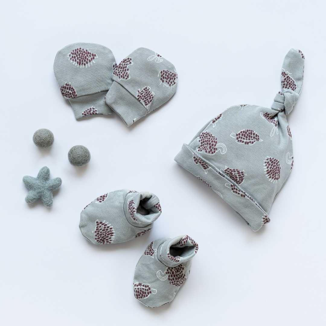 newborn baby bamboo cap mittens socks combo - prints