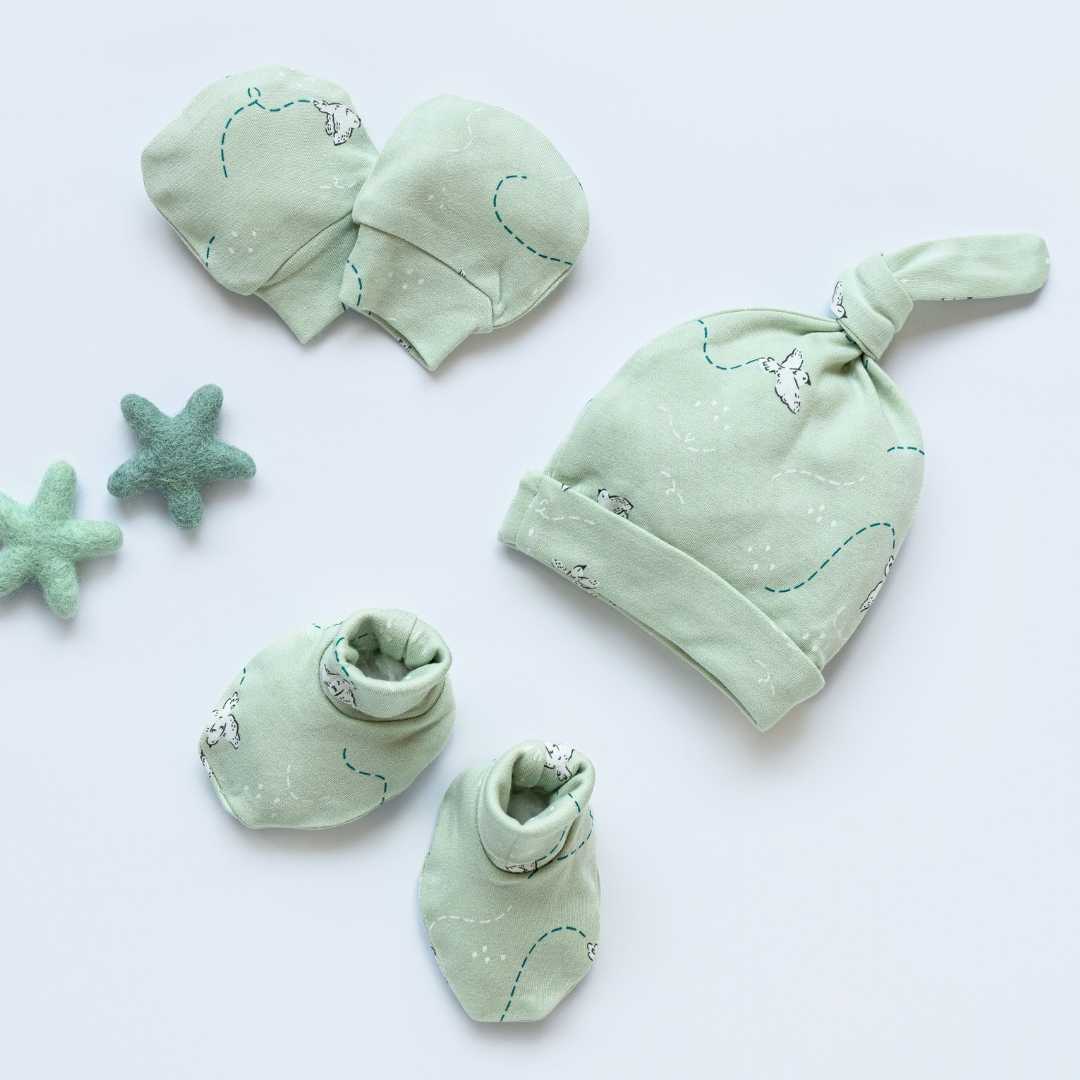 newborn baby bamboo cap mittens socks combo - prints