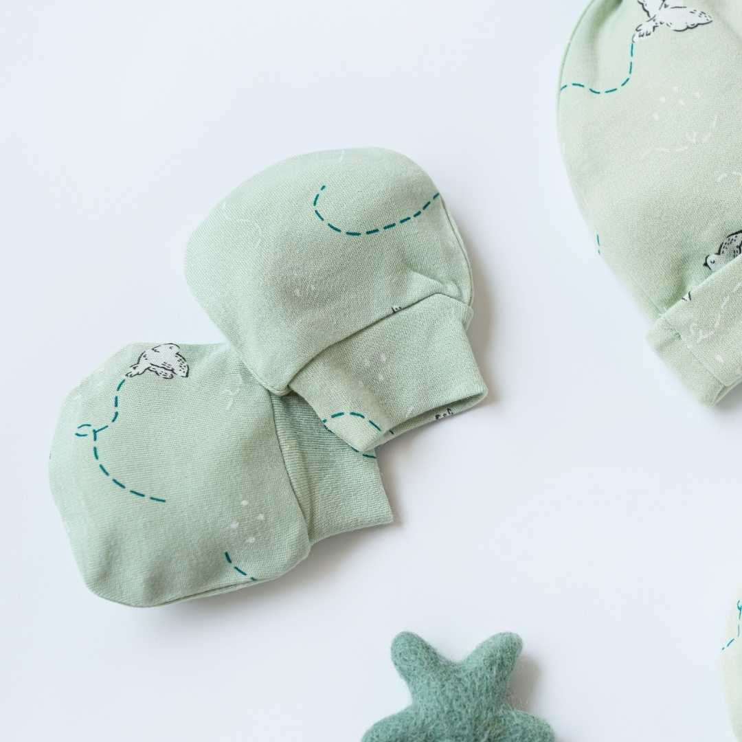 newborn baby bamboo cap mittens socks combo - prints