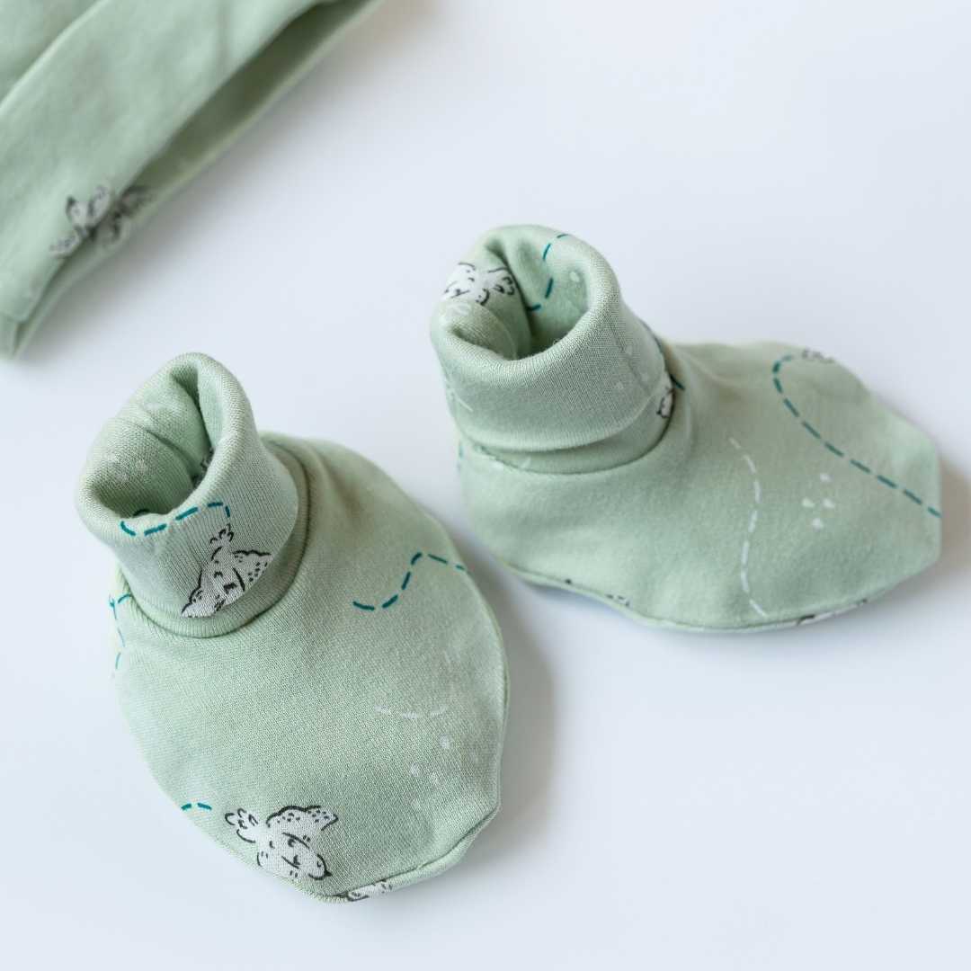 newborn baby bamboo cap mittens socks combo - prints