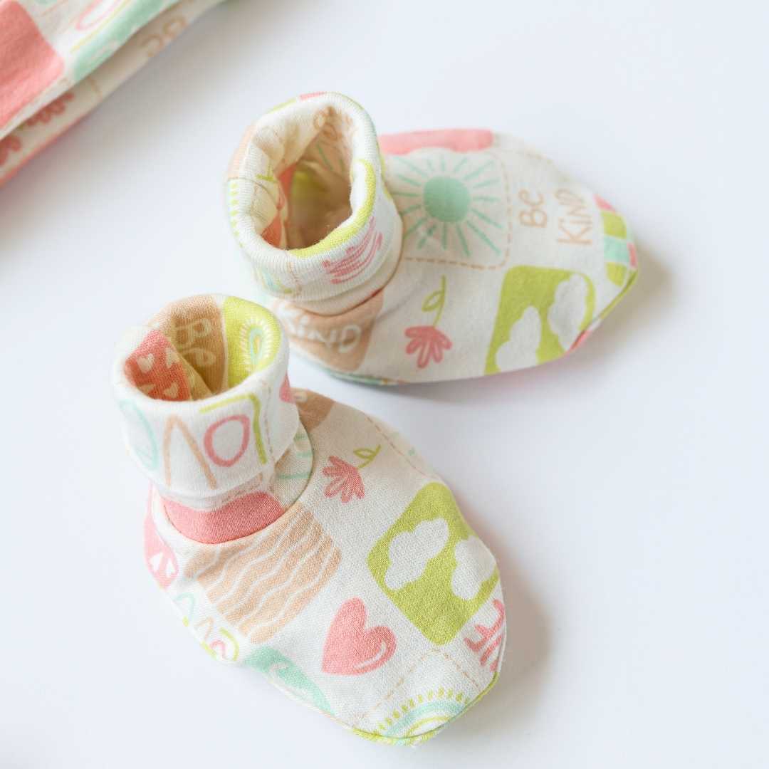 newborn baby bamboo cap mittens socks combo - prints