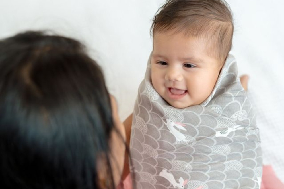 mom review swaddle