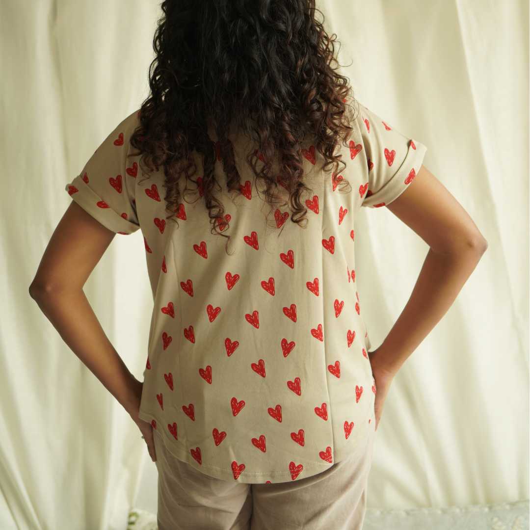 Women_Bamboo-t-shirt-in-red-heart print