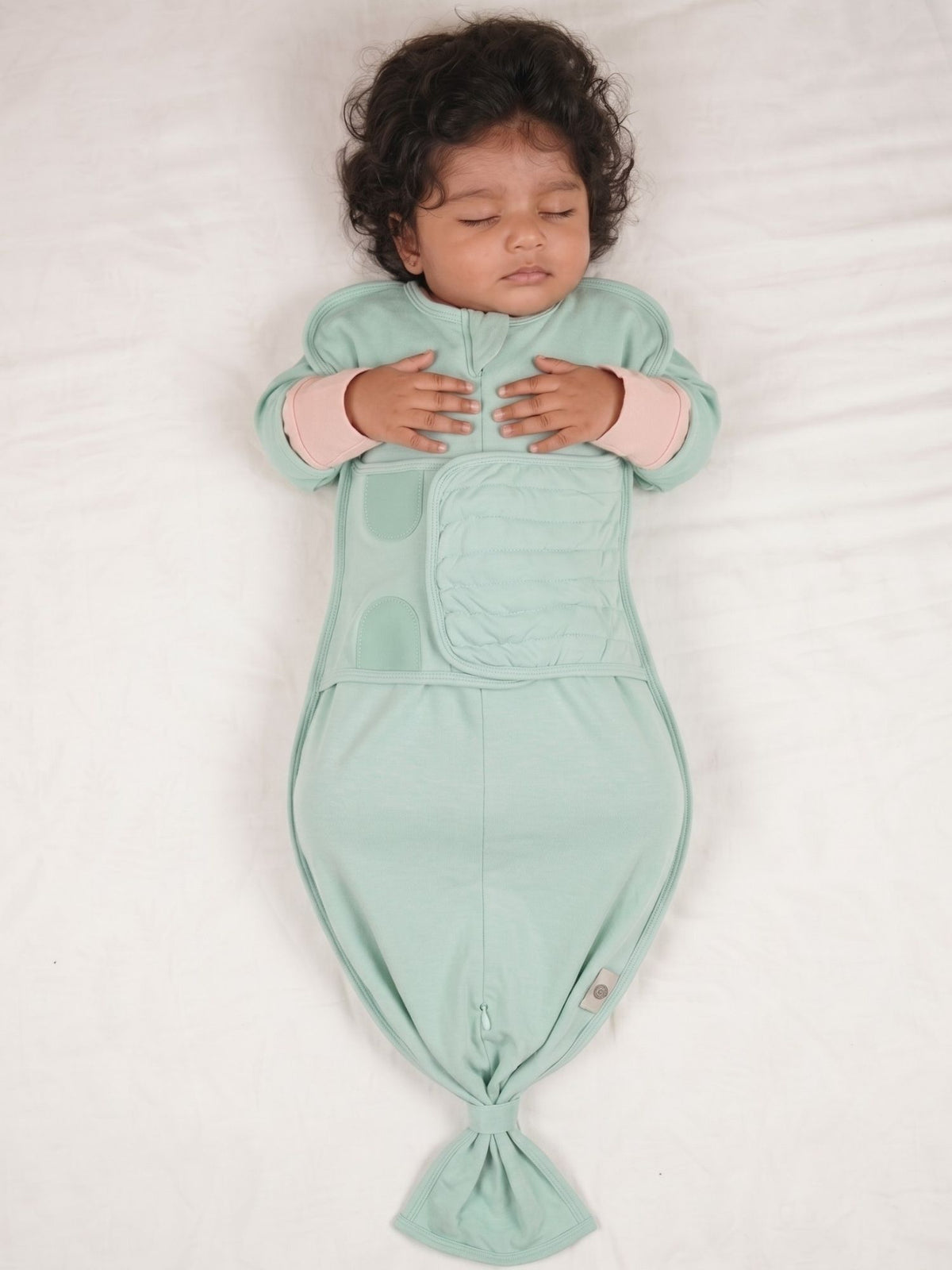 bamboo SNUGZIE™ 3 arms position swaddle pod