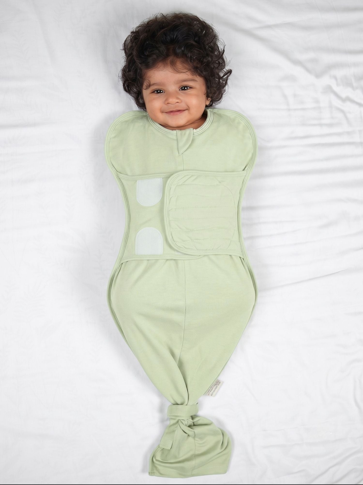 bamboo SNUGZIE™ 3 arms position swaddle pod