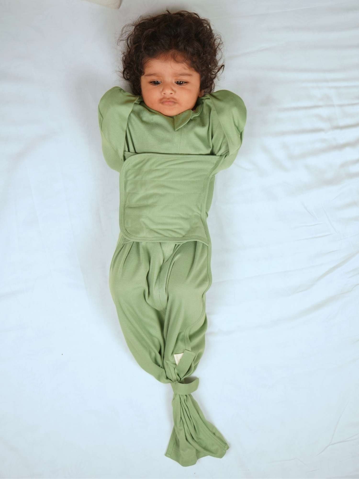 bamboo SNUGZIE™ 3 arms position swaddle pod