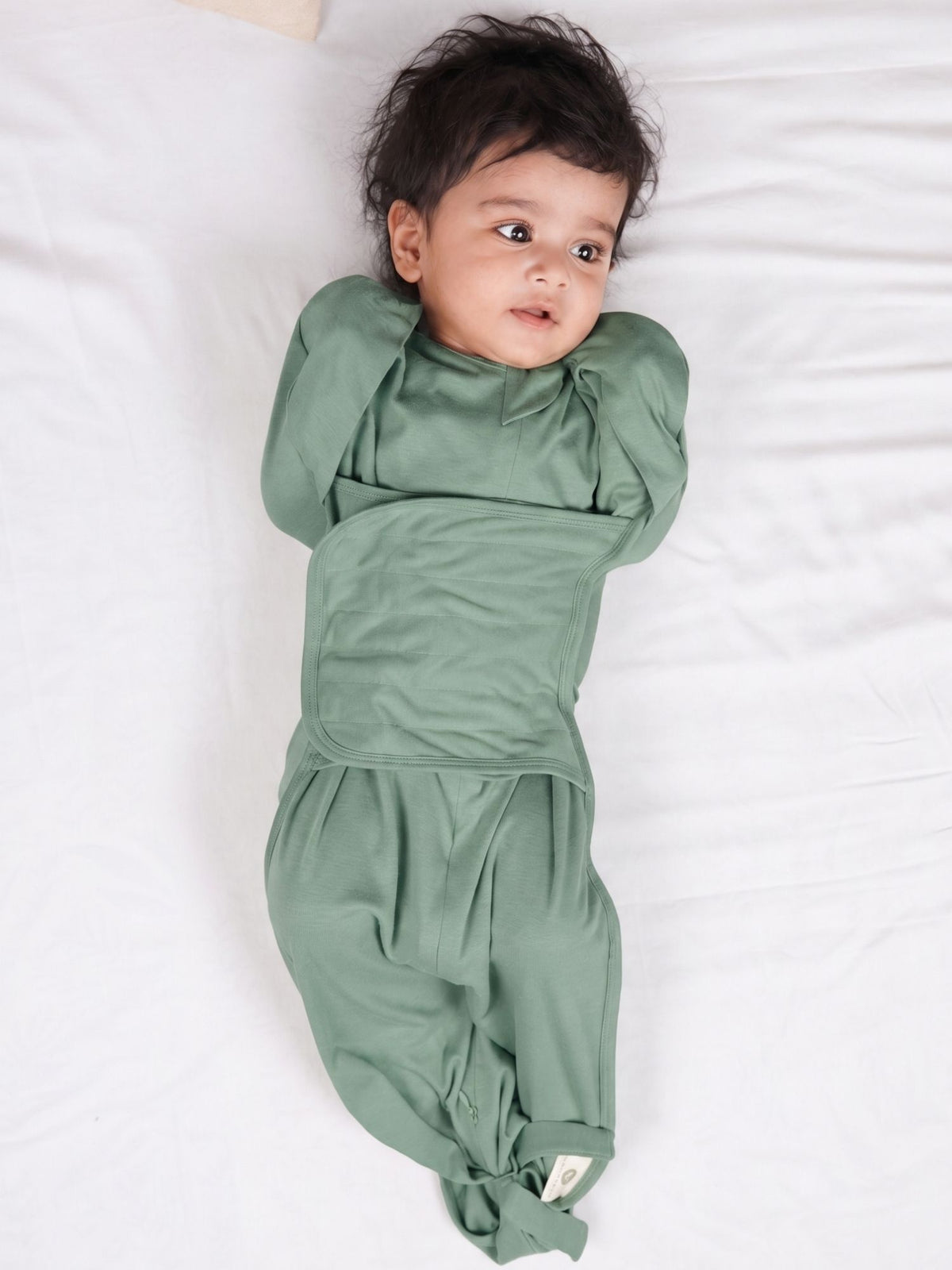 bamboo SNUGZIE™ 3 arms position swaddle pod
