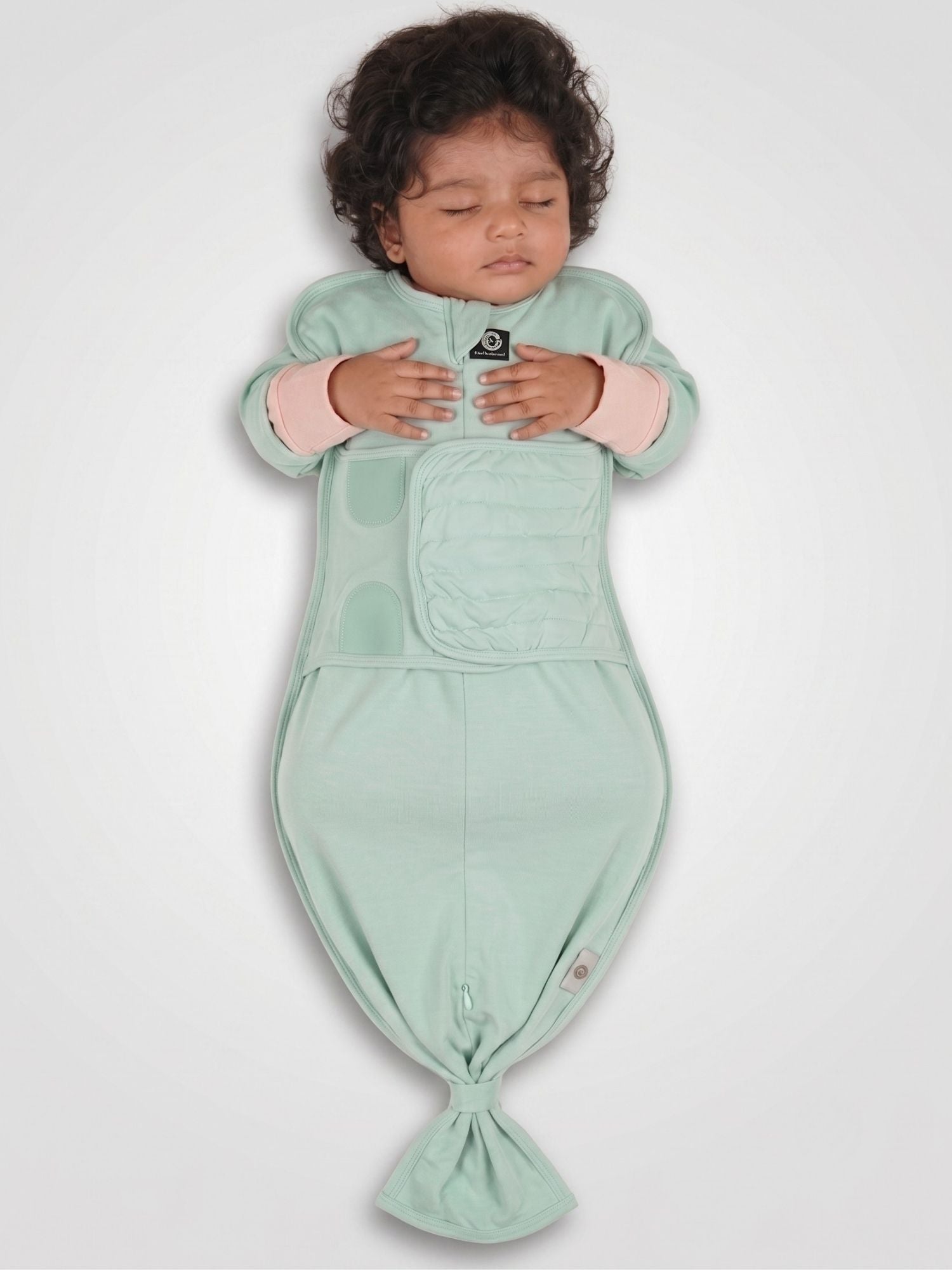 bamboo SNUGZIE™ 3 arms position swaddle pod