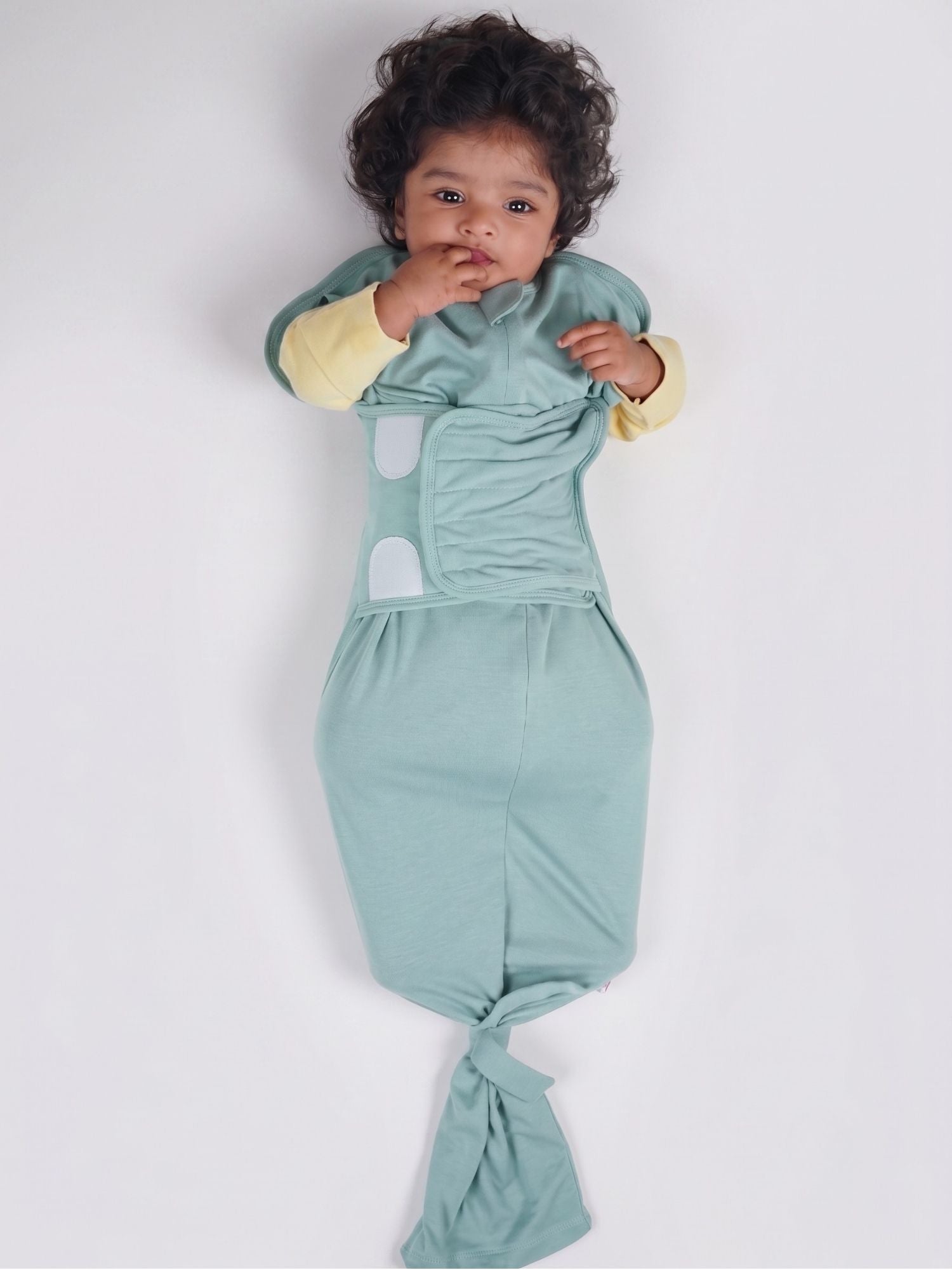 bamboo SNUGZIE™ 3 arms position swaddle pod