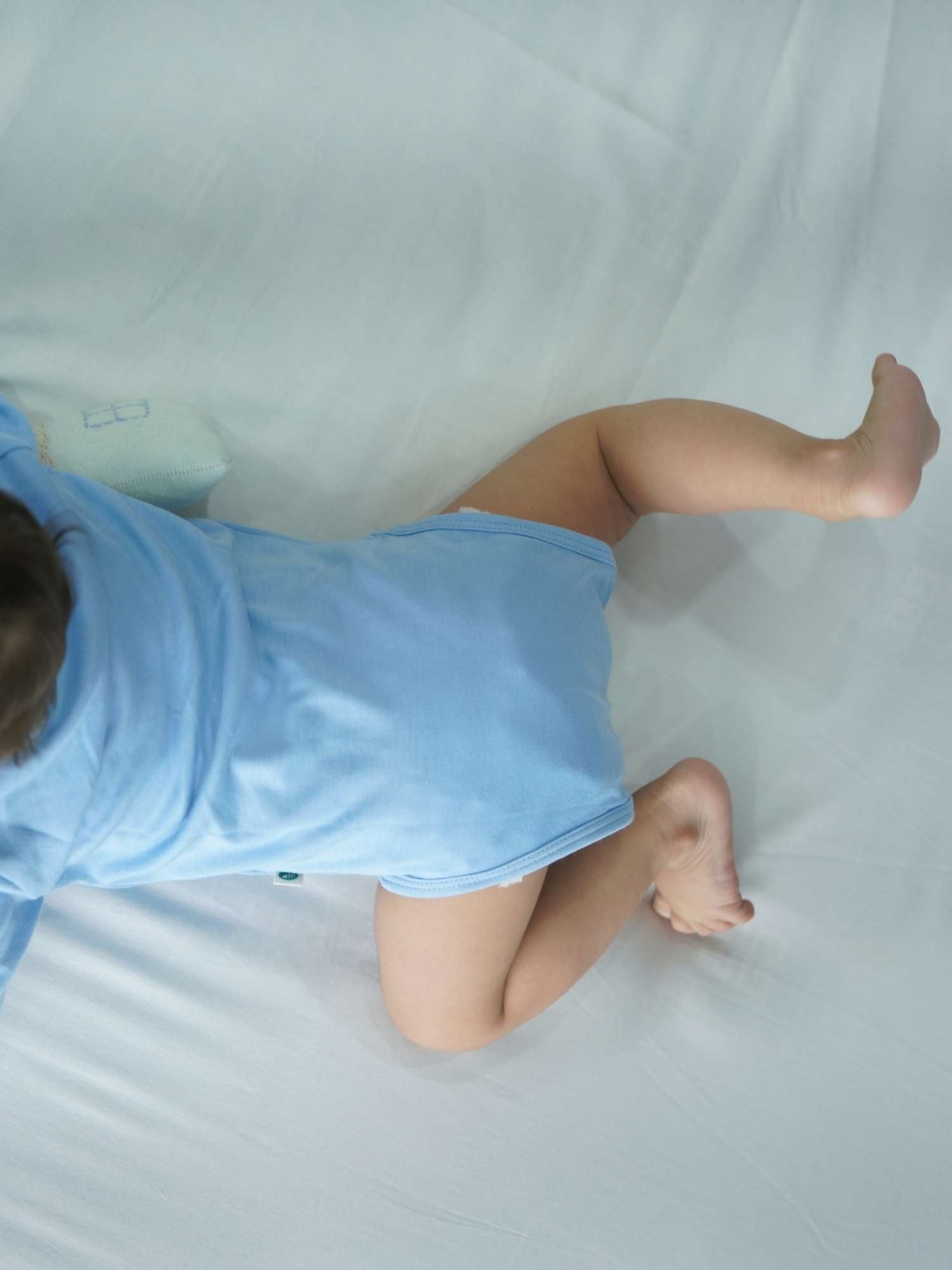 long sleeve bamboo bodysuit onesie for baby