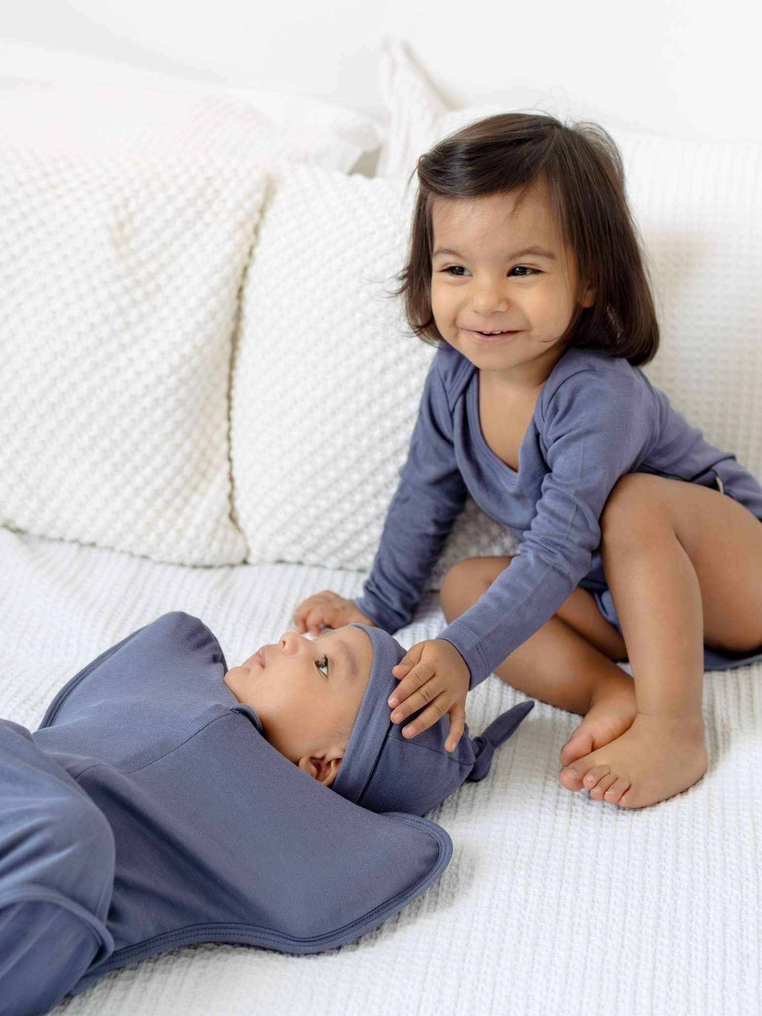 long sleeve bamboo bodysuit onesie for baby