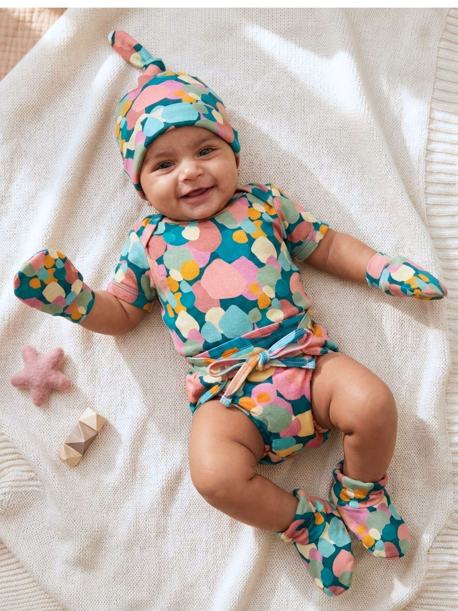 newborn baby bamboo cap mittens socks combo - prints