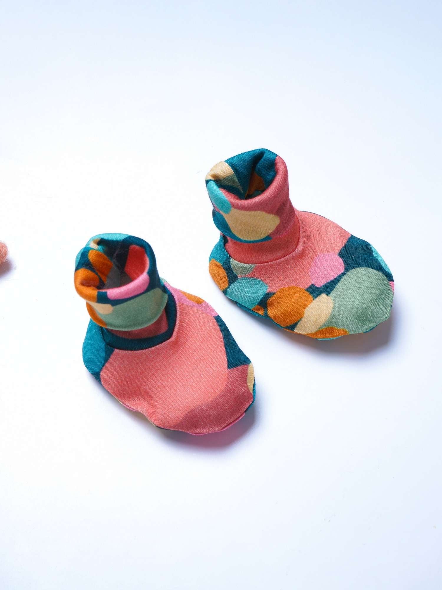 newborn baby bamboo cap mittens socks combo - prints