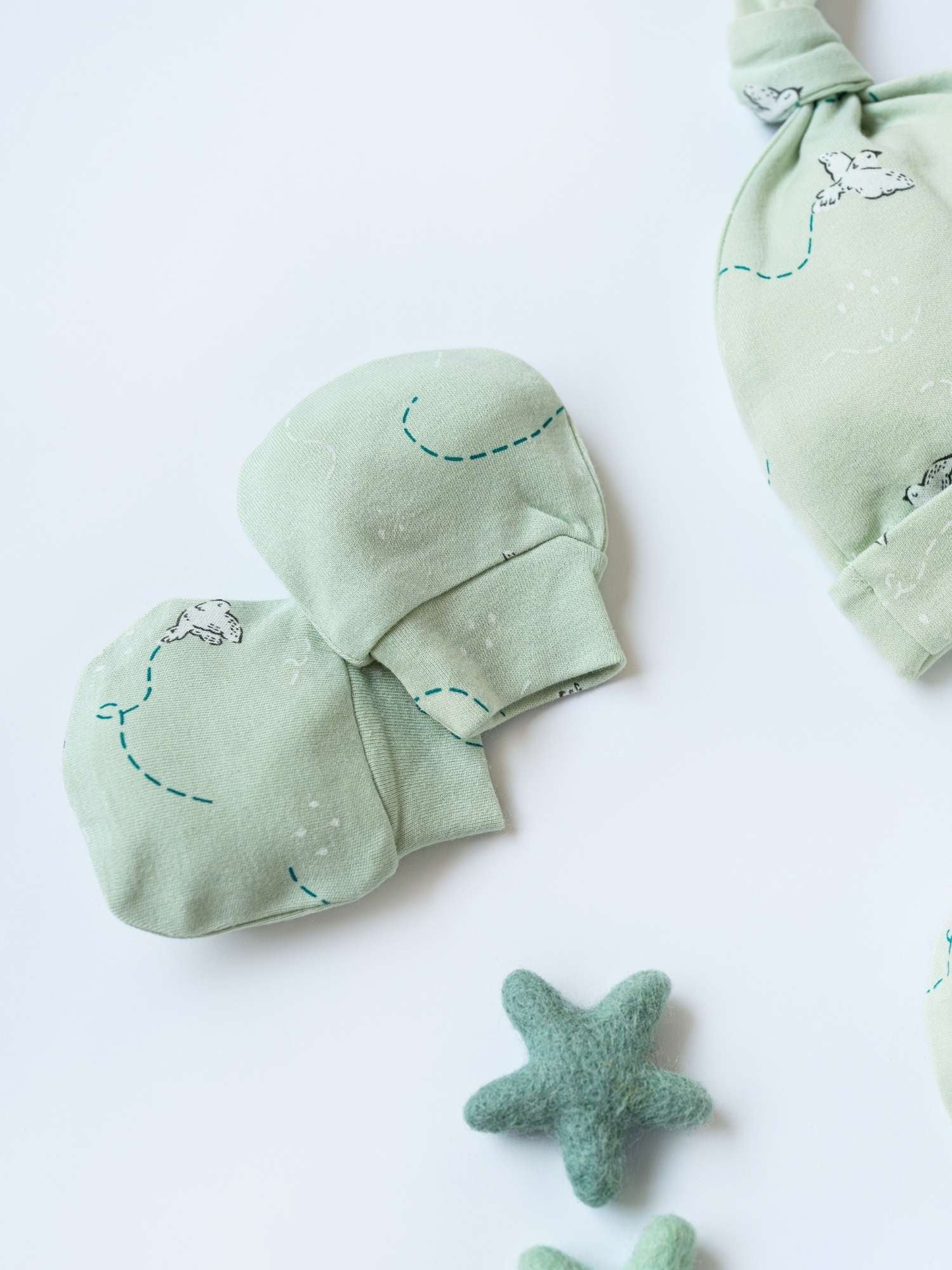 newborn baby bamboo cap mittens socks combo - prints