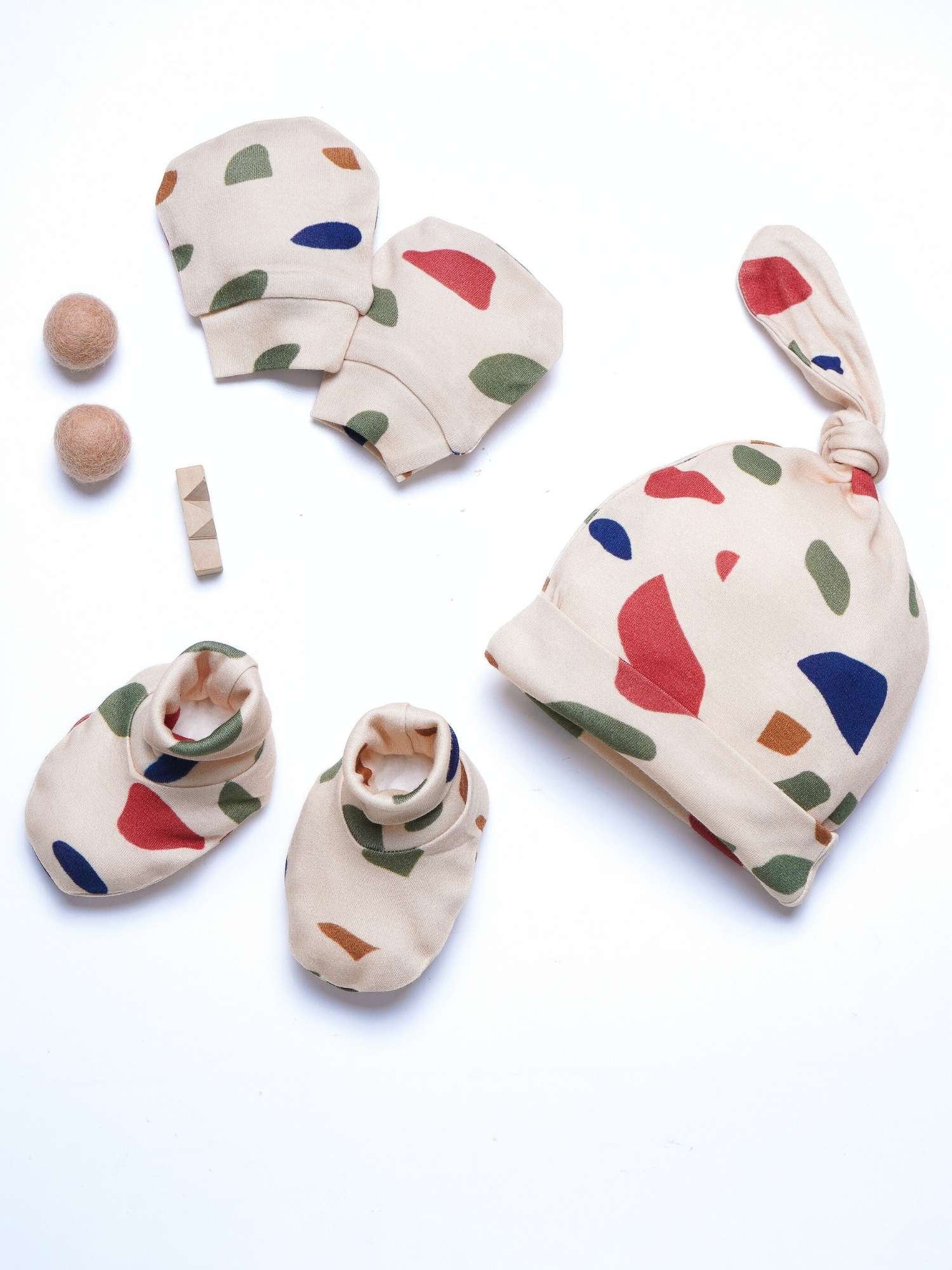 newborn baby bamboo cap mittens socks combo - prints
