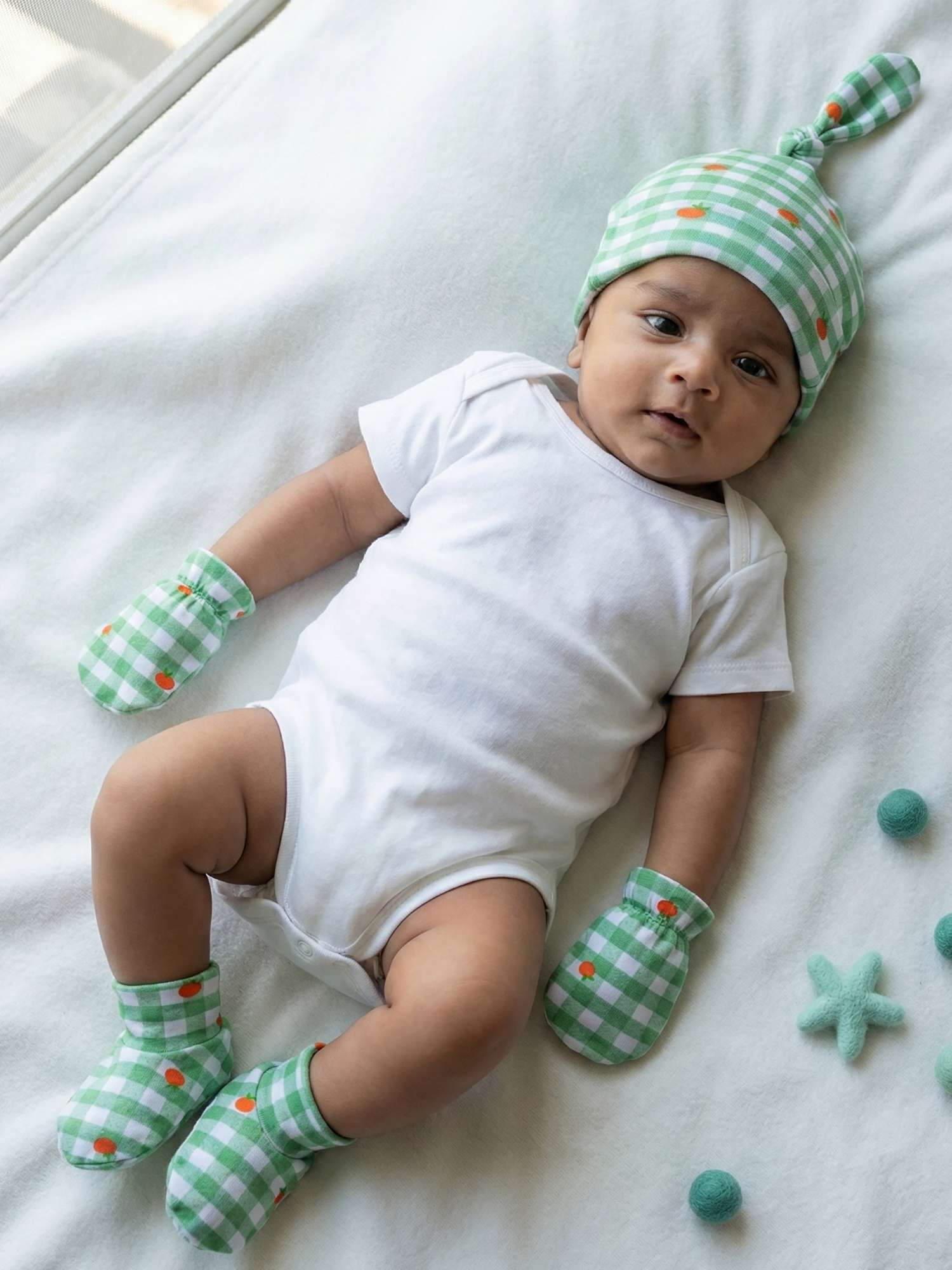 newborn baby bamboo cap mittens socks combo - prints
