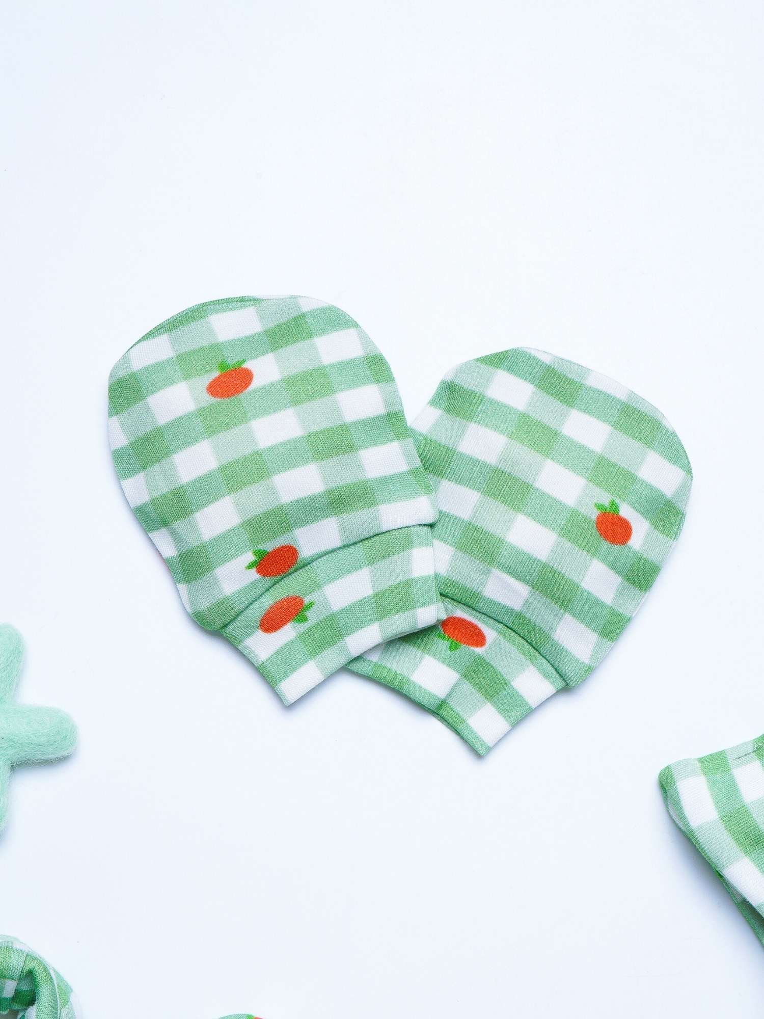 newborn baby bamboo cap mittens socks combo - prints