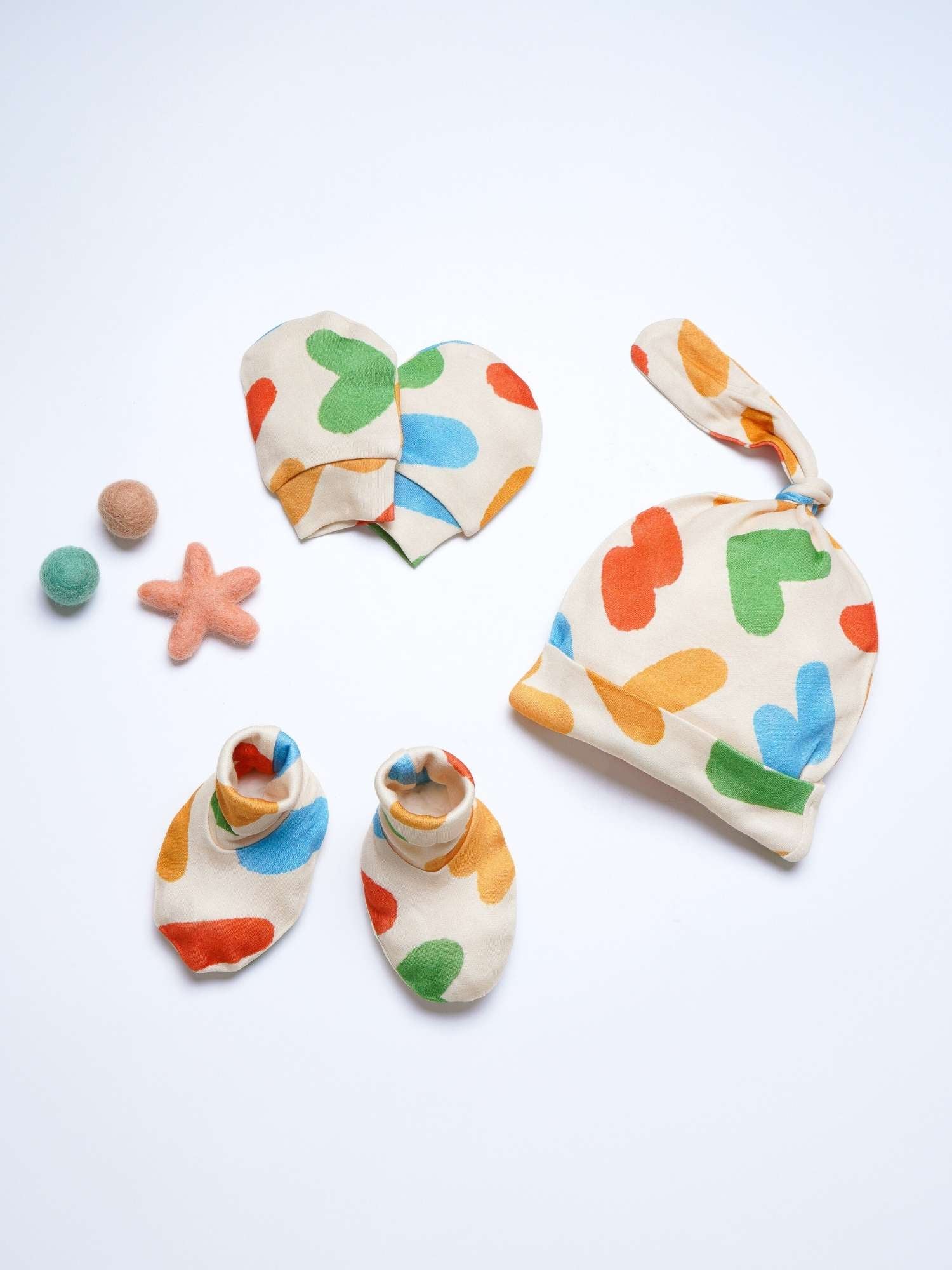 newborn baby bamboo cap mittens socks combo - prints