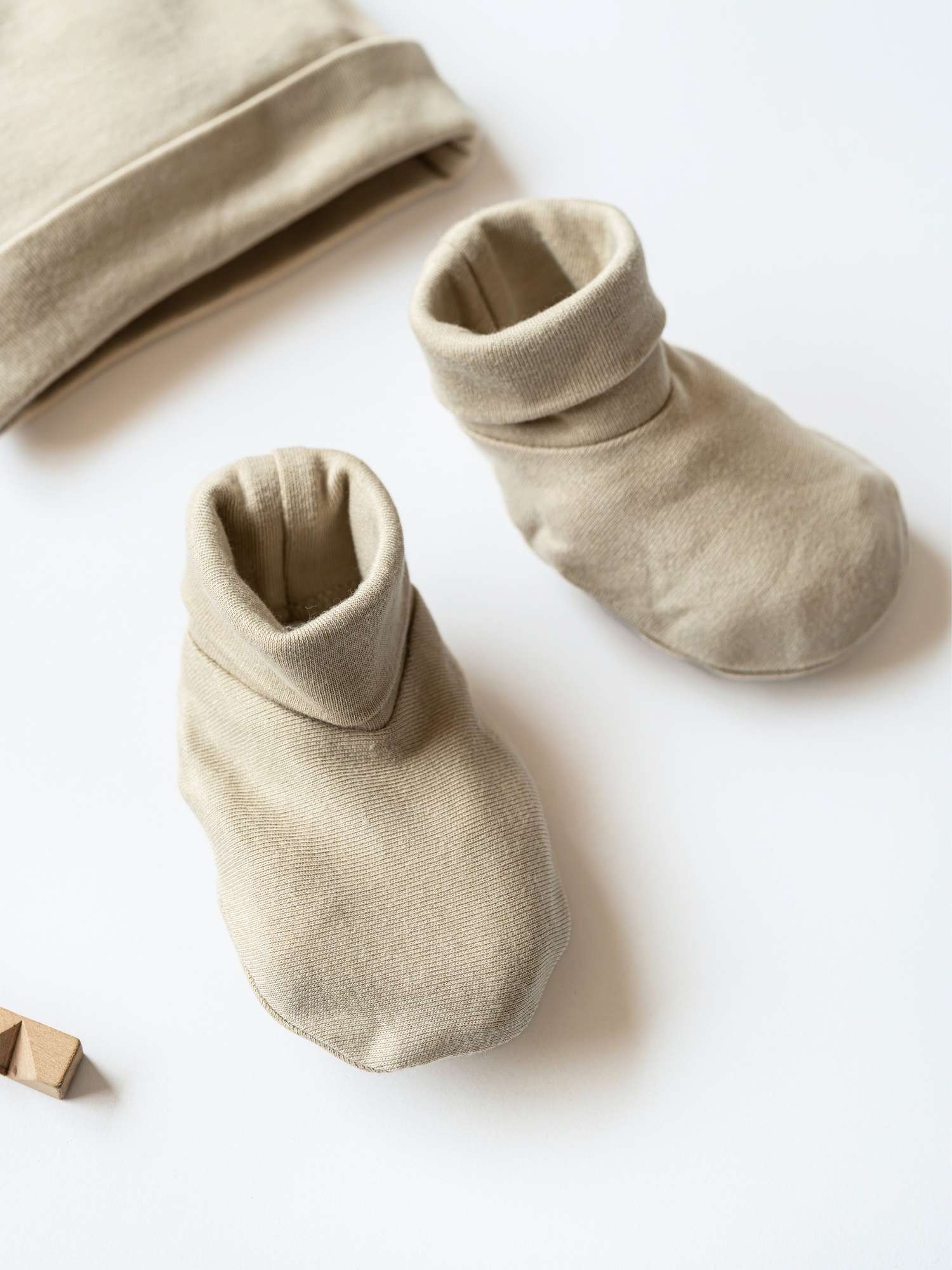 newborn baby bamboo cap mittens socks combo - solid colours