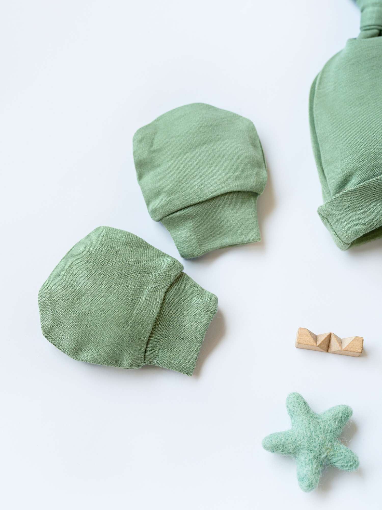 newborn baby bamboo cap mittens socks combo - solid colours