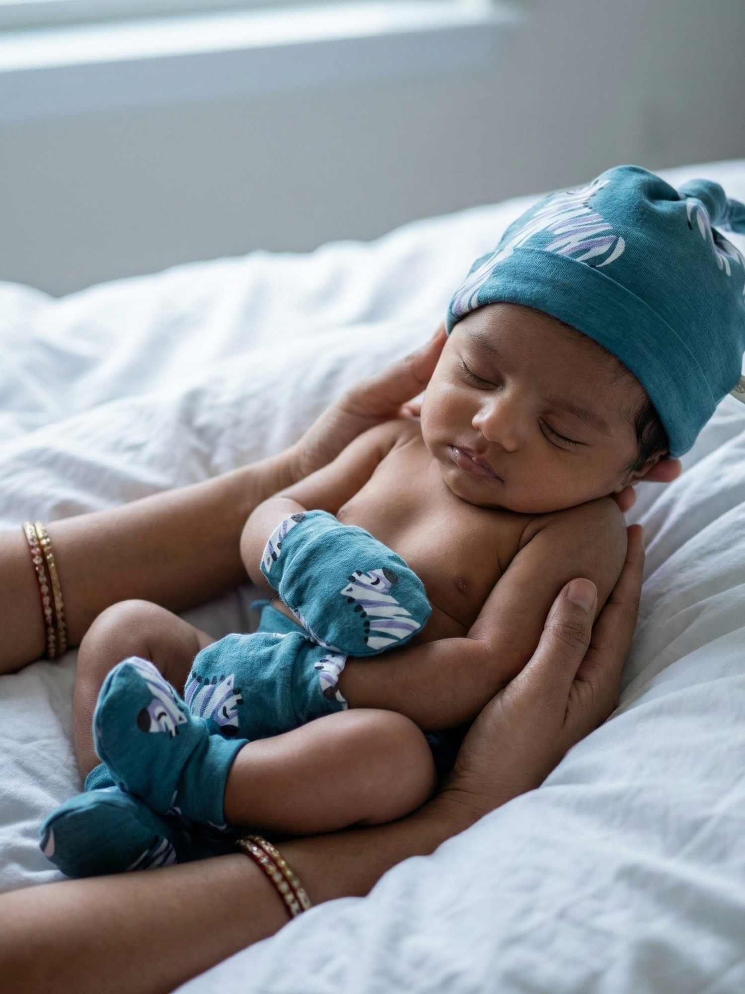 newborn baby bamboo cap mittens socks combo - prints