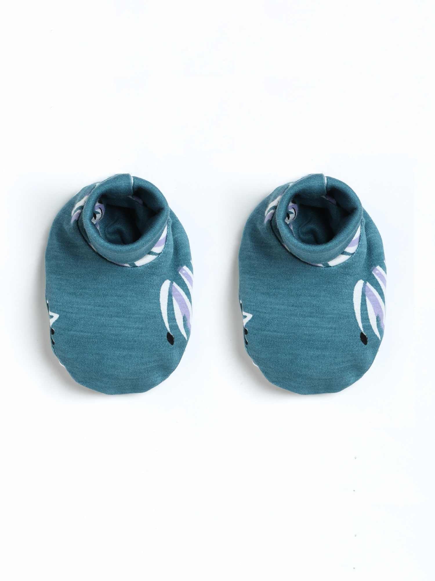 newborn baby bamboo cap mittens socks combo - prints