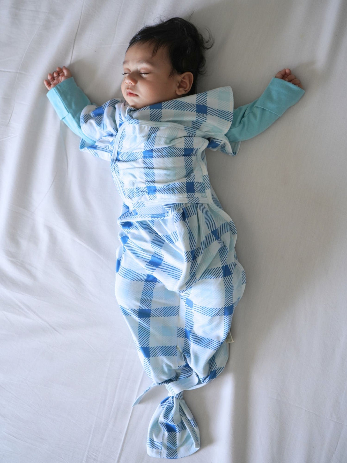 bamboo SNUGZIE™ 3 arms position swaddle pod-b2b