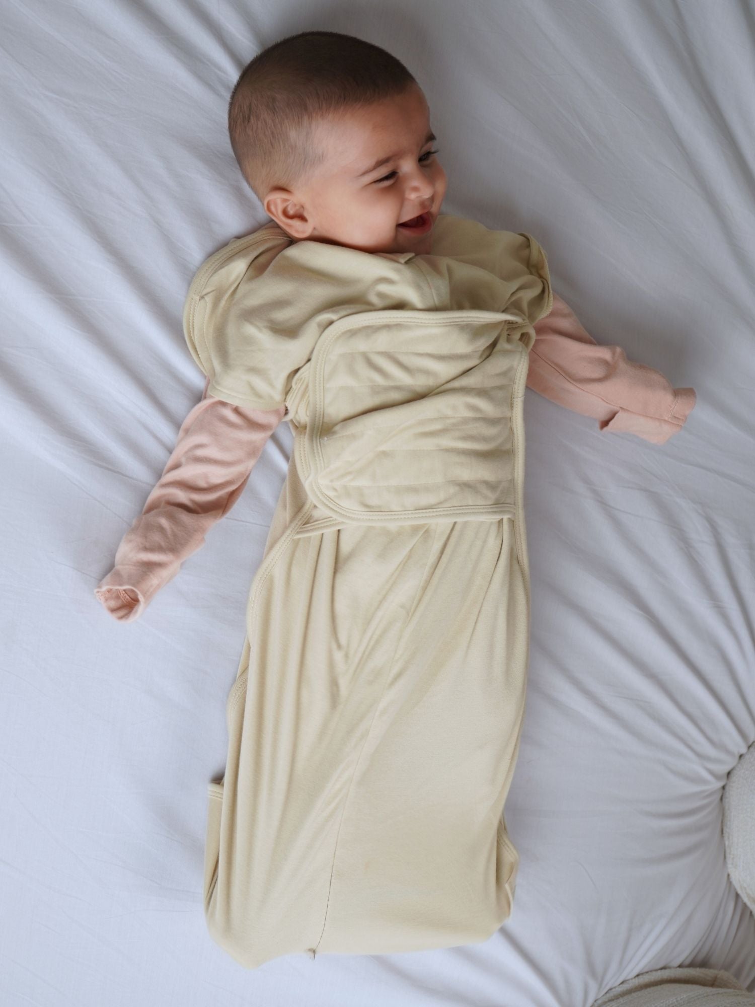 bamboo SNUGZIE™ 3 arms position swaddle pod-b2b